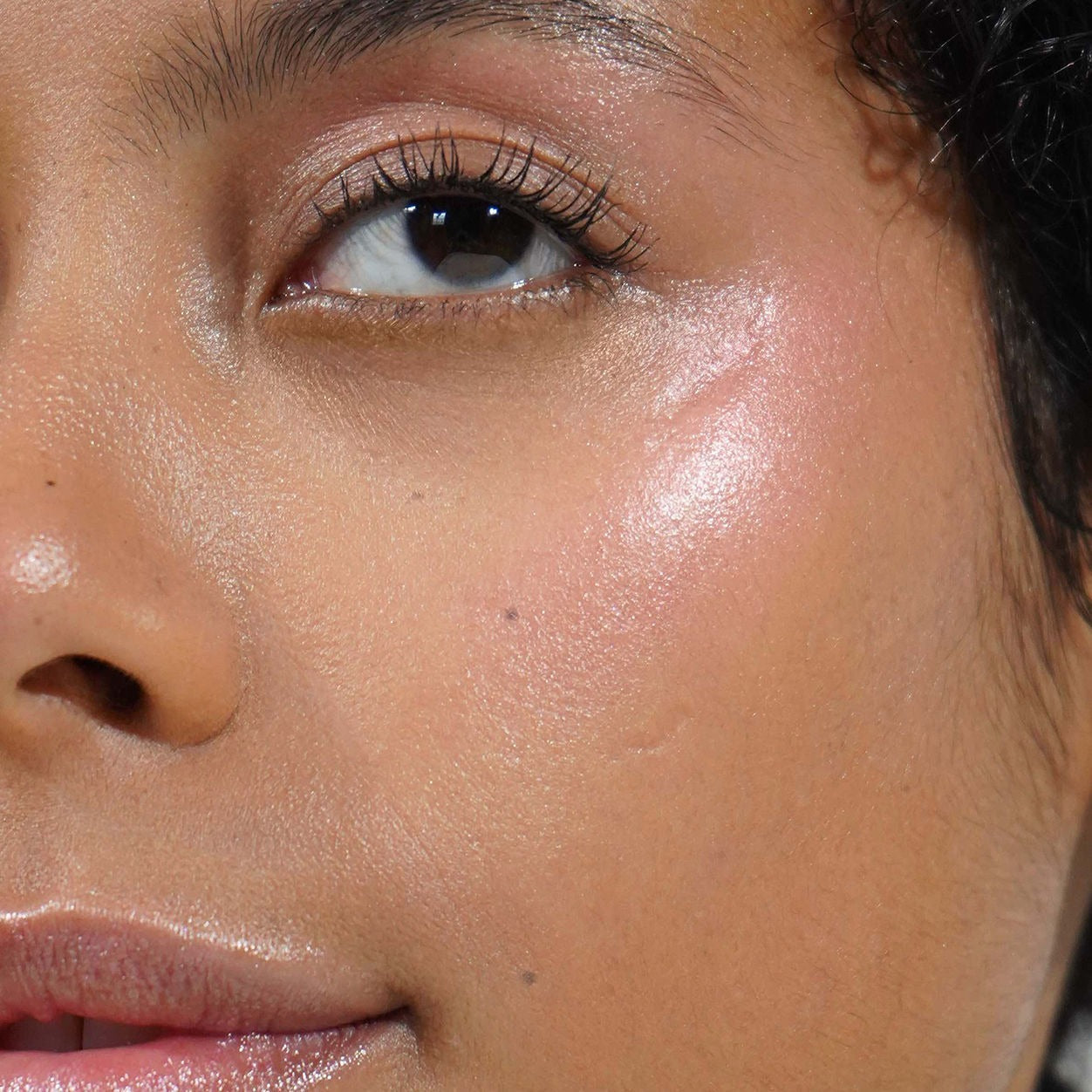 Pretty Shiny Cream Highlighter